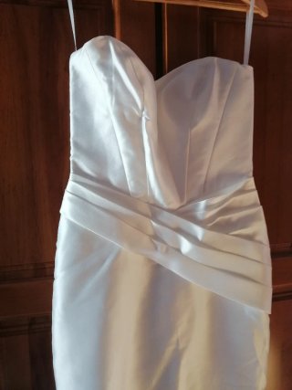 Vestido de Novia Sencillo y Elegante