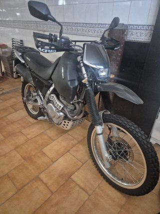 Honda Dominator Negra