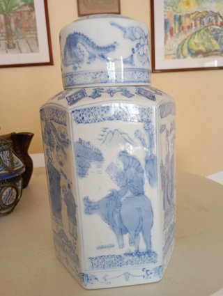 Jarrón antiguo chino azul y blanco