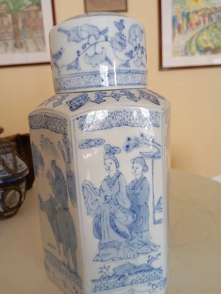 Jarrón antiguo chino azul y blanco