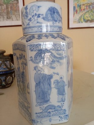 Jarrón antiguo chino azul y blanco