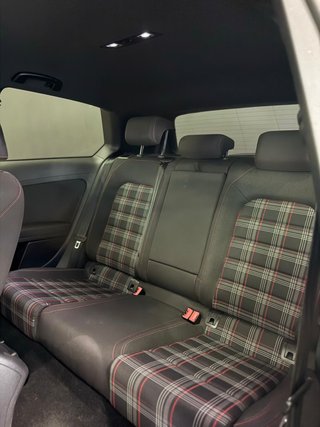 Volkswagen Golf GTI Performance 2.0 TSI 180kW (245CV)
