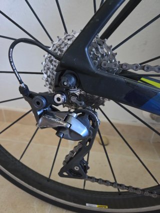 Bicicleta Van Rysel RCR CF Ultegra