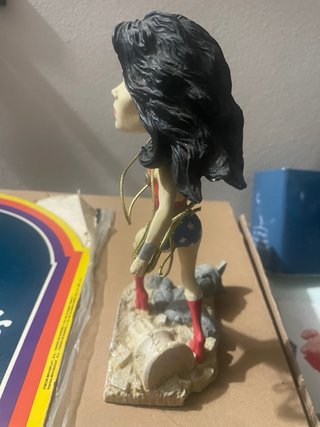 Figura Wonder Woman con Lazo