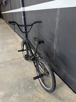 Bicicleta BMX Negra
