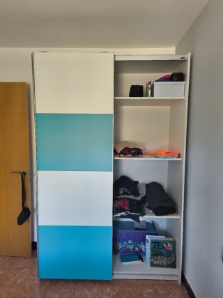 Armario puertas correderas turquesa y blanco