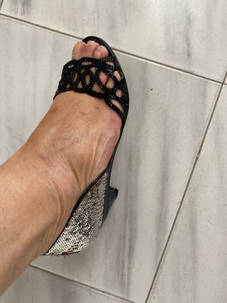 Zapatos de tacón Claudina negros y plateados