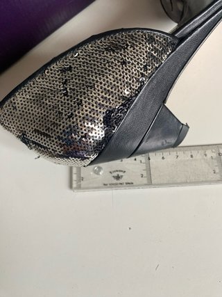 Zapatos de tacón Claudina negros y plateados