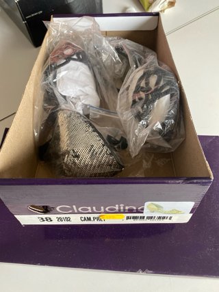 Zapatos de tacón Claudina negros y plateados