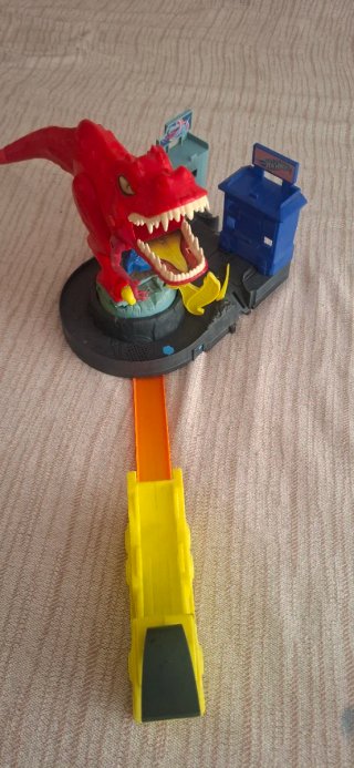 Hot Wheels T-Rex Rampage, lanzadera de coches.