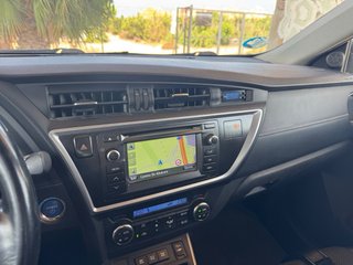 Coche Blanco Toyota Auris 2012