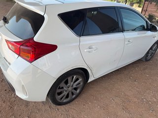 Coche Blanco Toyota Auris 2012