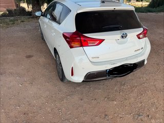 Coche Blanco Toyota Auris 2012