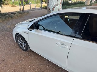 Coche Blanco Toyota Auris 2012