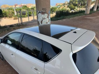 Coche Blanco Toyota Auris 2012
