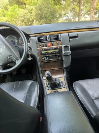 Mercedes E 270 año 2004 recién pintado