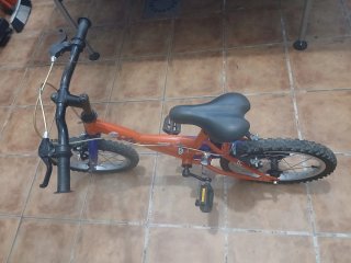 Bicicleta Infantil Roja y Azul
