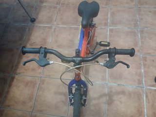 Bicicleta Infantil Roja y Azul