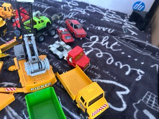 Lotto macchinine metallo e plastica