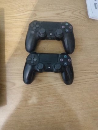 Consola PS4 Pro 1TB + 2 Mandos
