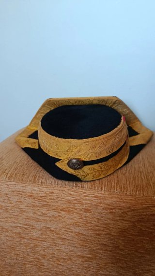 Tricornio de gala antiguo