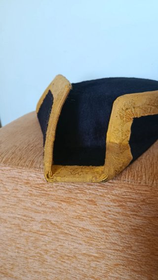 Tricornio de gala antiguo