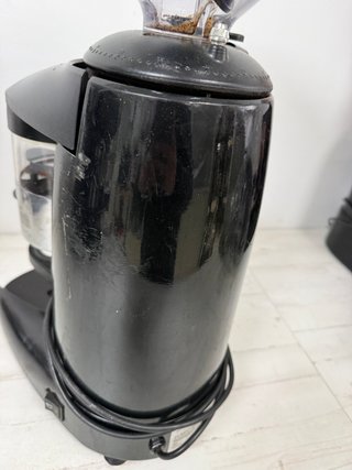 Molino Compak automático silencioso industrial k6