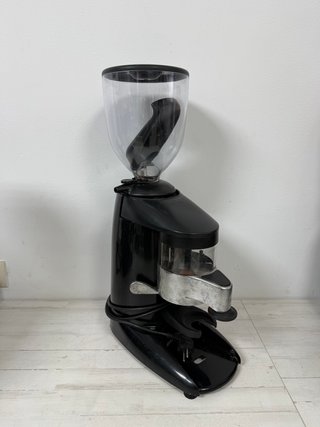 Molino Compak automático silencioso industrial k6