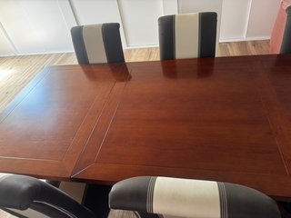 Mesa comedor y 6 sillas madera nogal