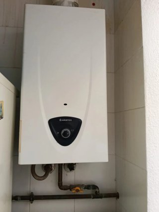 Calentador de agua a gas Ariston
