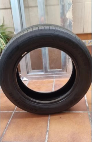 Neumático Goodyear R17 215/60