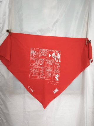 Lenço Vermelho com Desenhos