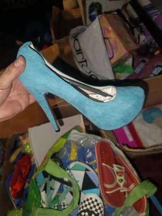 Lote de zapatos a estrenar y bolsos de fiesta