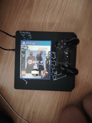 PS4 Slim Negra con Dibujos
