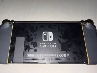 Nintendo Switch Edición Pikachu y Eevee