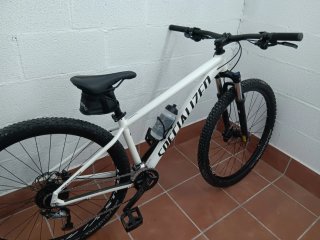 Bicicleta Specialized Rockhopper Blanca