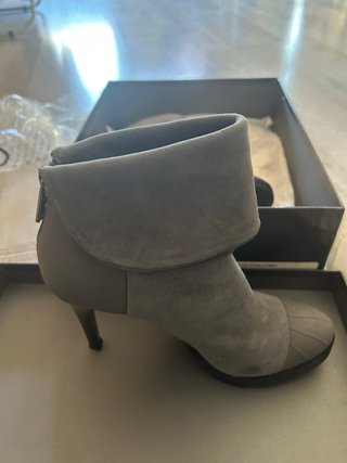 Botines grises de tacón