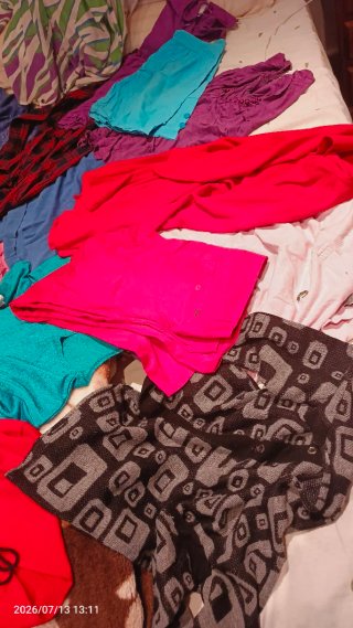 LOTE DE ROPA USADA 12 EUROS 50 PRENDAS