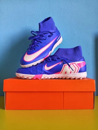 Nike mercurial calcetto blu e rosa