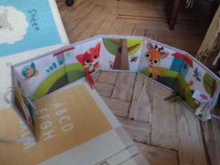 Libro sensorial para bebés de Tiny Love