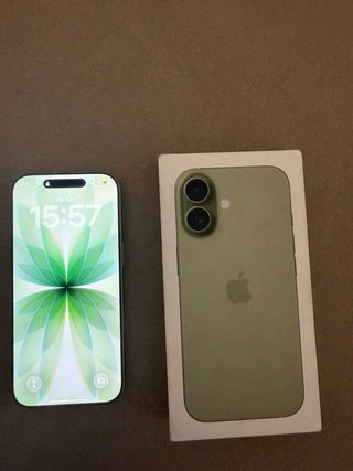 iPhone 17 256GB Verde Salvia 53 CICLOS CARGA.
