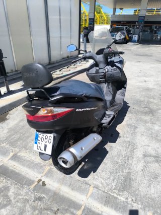Suzuki burgman  125cc Scooter Negra y Gris