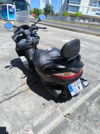 Suzuki burgman  125cc Scooter Negra y Gris