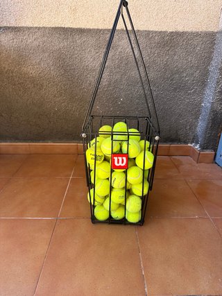 Cesta Wilson con Pelotas de Pádel