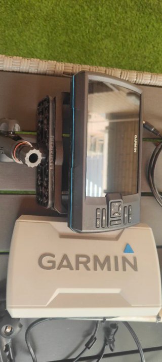 Sonda Garmin Striker Plus 7SV + Transductor gt52