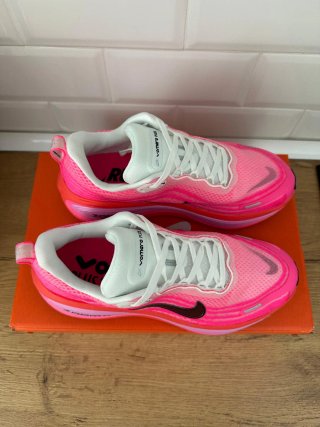 Zapatillas Nike Vomero Plus NEW