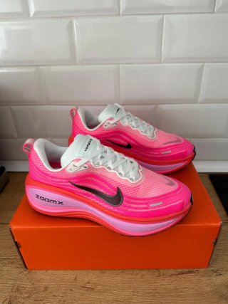 Zapatillas Nike Vomero Plus NEW