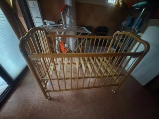 Cuna de madera
