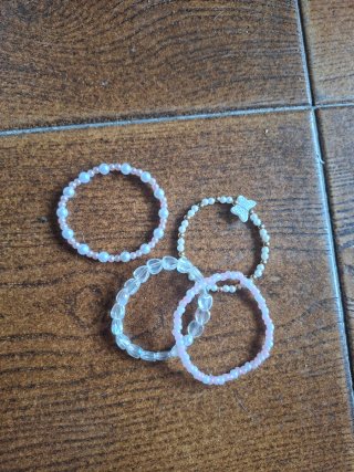 Conjunto 4 Pulseras Perlas y Abalorios