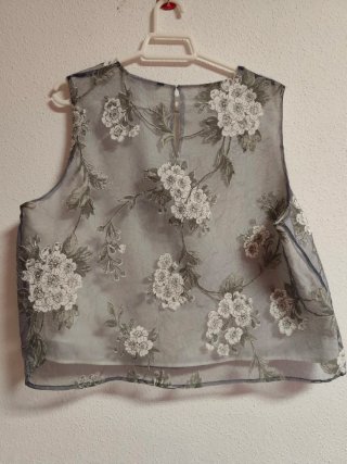 Blusa de chica talla XL de Zara.